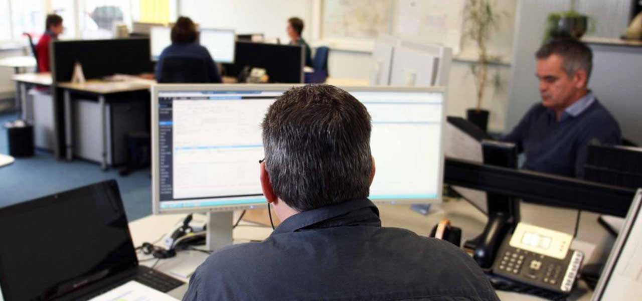 medewerker-klantenservice-desmidreparatie-banner